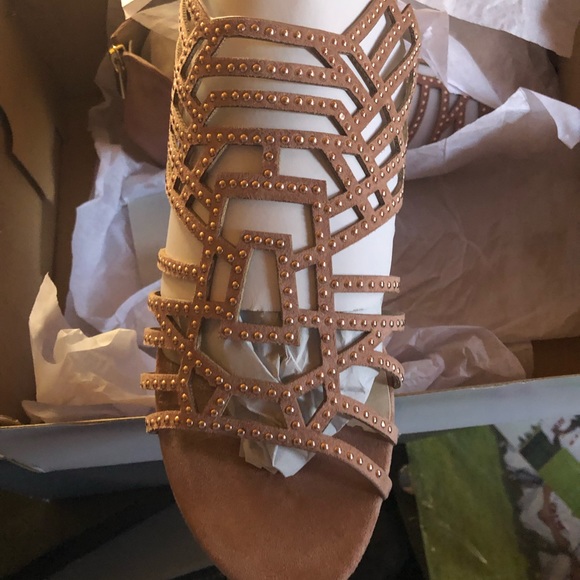 Sandals - Picture 2 of 4